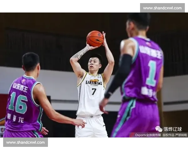 全场鏖战精彩纷呈攻防转换决定胜负走势解析关键时刻英雄崛起瞬间